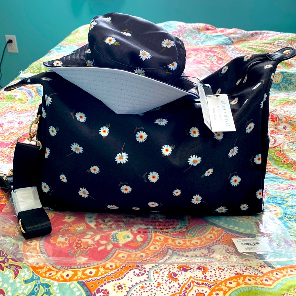 Alice & Olivia Duffel Bag and reversible Bucket Hat set